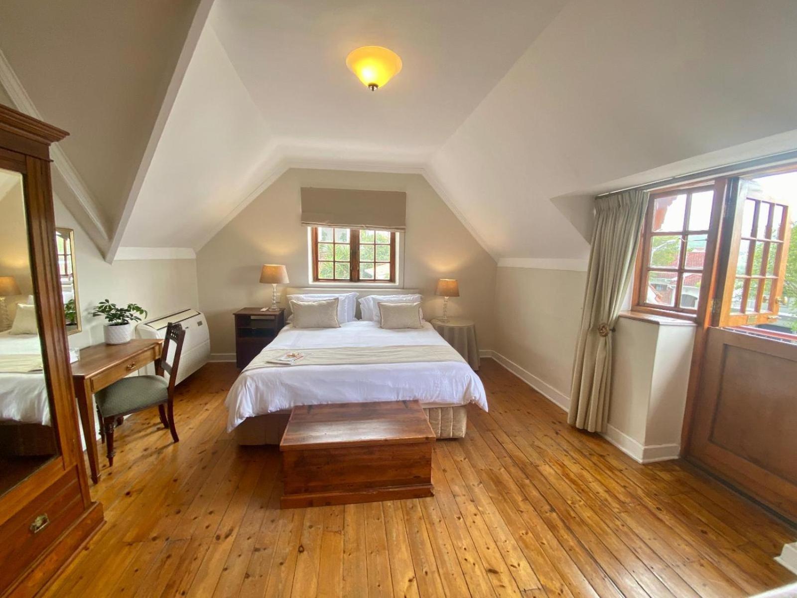 Acorn House 4*